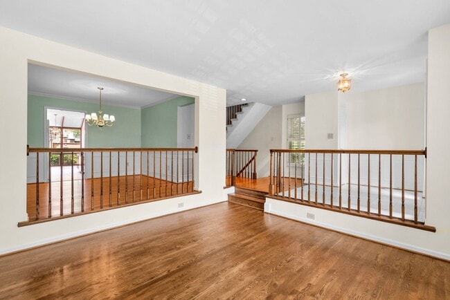 Building Photo - 3 Bed 3.5 Bath - Rockville Townhouse - Fin...