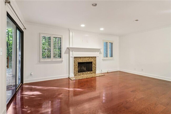 Building Photo - 2930 Torreya Way SE