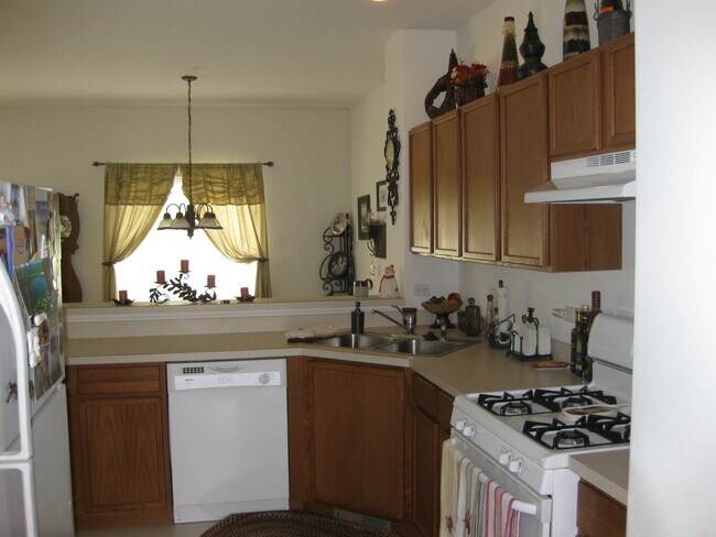 Foto del edificio - 623 Fox Ridge Dr