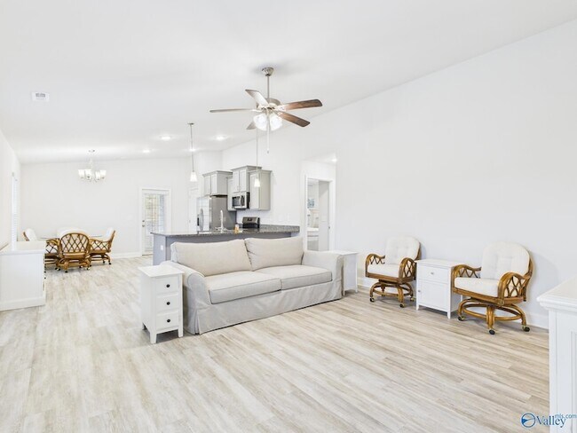 Foto del edificio - 15251 Lapwing Cv