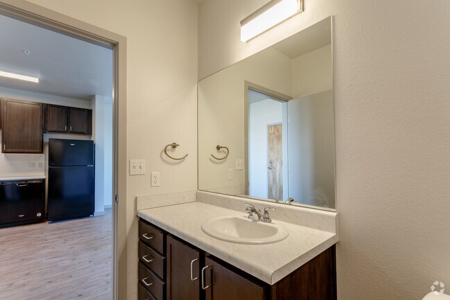 1BR, 1BA - 618 SF - The Elisabetta - Income Restricted