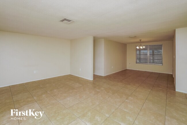 Foto del edificio - 10134 Oleander Dr