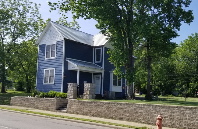 Building Photo - 1452 Cole St