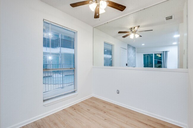 Building Photo - Gastonian - 108 PROS MAY SELL