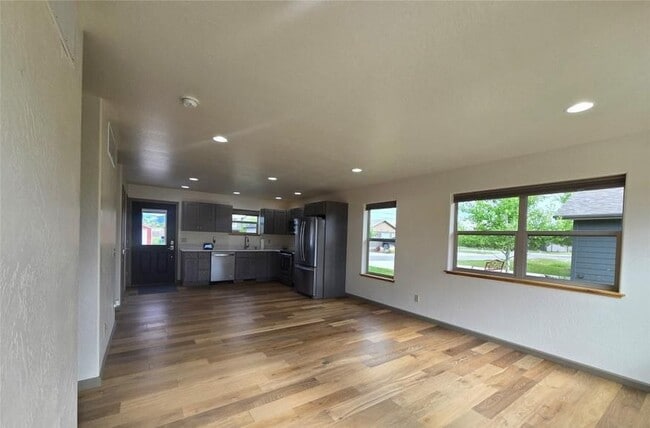 Building Photo - 143 Rachel Ave