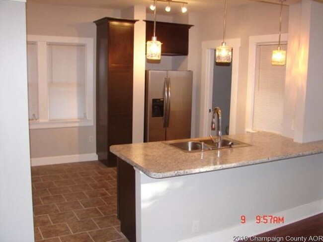 Foto del edificio - Large 3bed/2bath with full basement