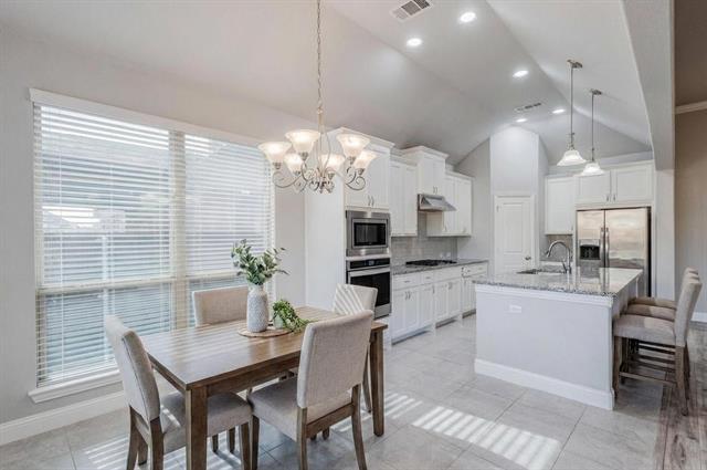 Foto del edificio - 2020 Overton Park Dr