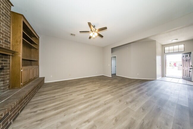 Building Photo - 3713 Shannon Dr