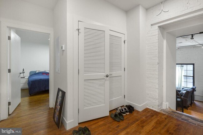 Foto del edificio - 1853 N Howard St