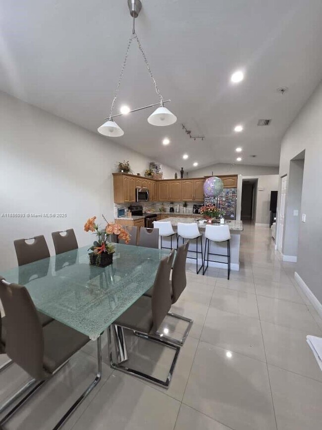 Foto del edificio - 16250 SW 26th St