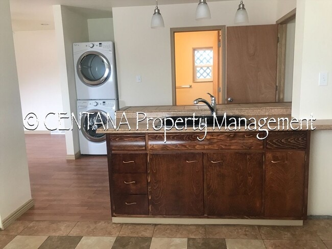 Foto del edificio - Cozy 2 bedroom Bungalow!