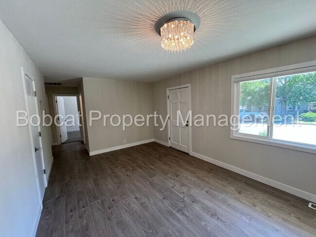 Foto del edificio - 402 W 6th St