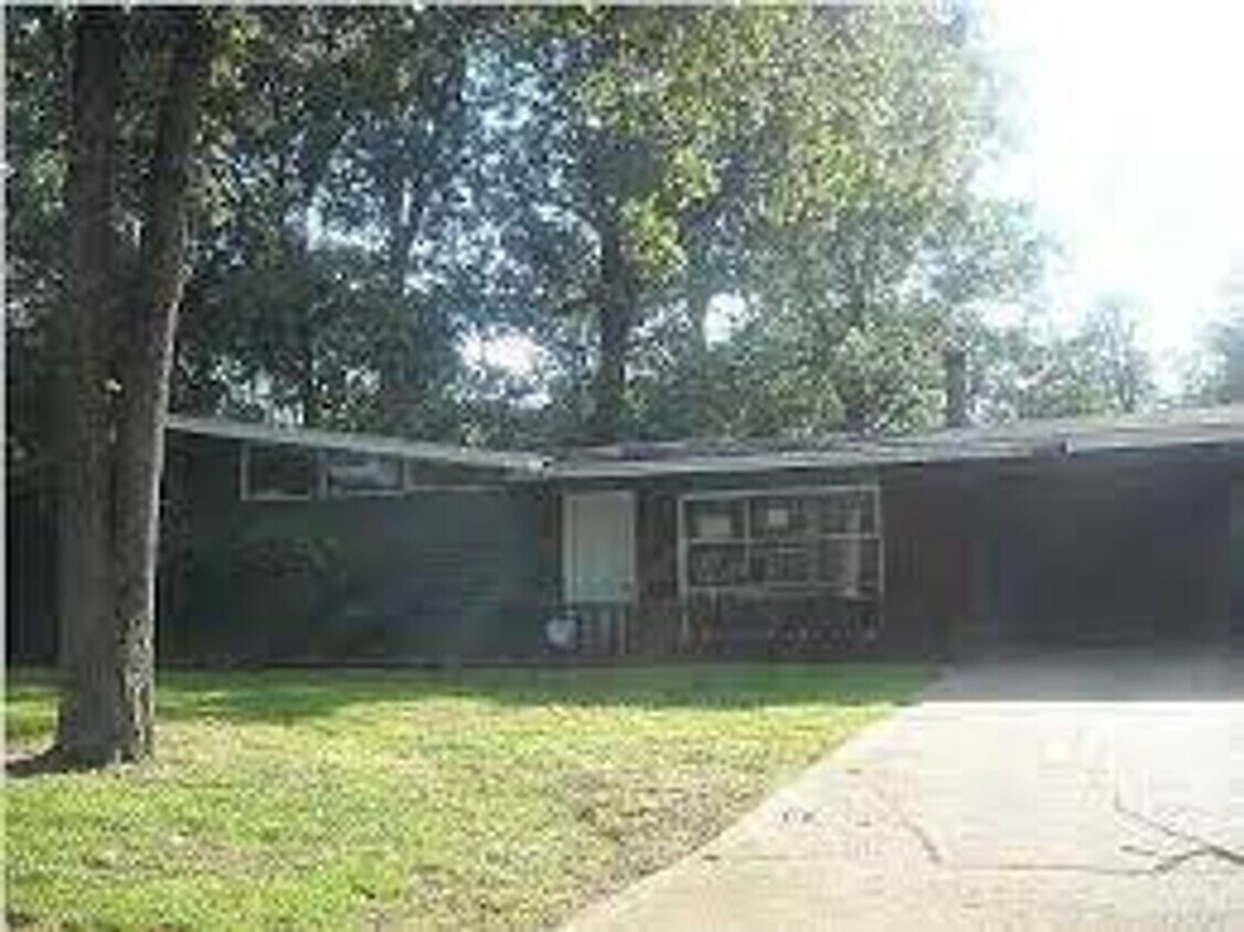 Primary Photo - 1769 Cheswood Dr
