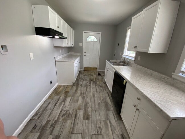 Photo - 3492 Venable Rd House