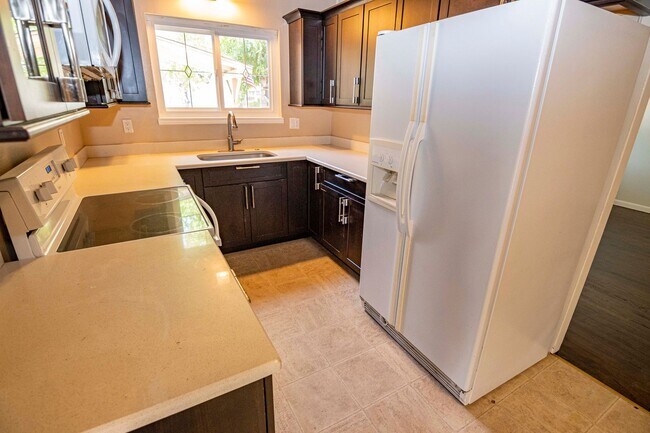 Foto del edificio - 4384 Camden Ave