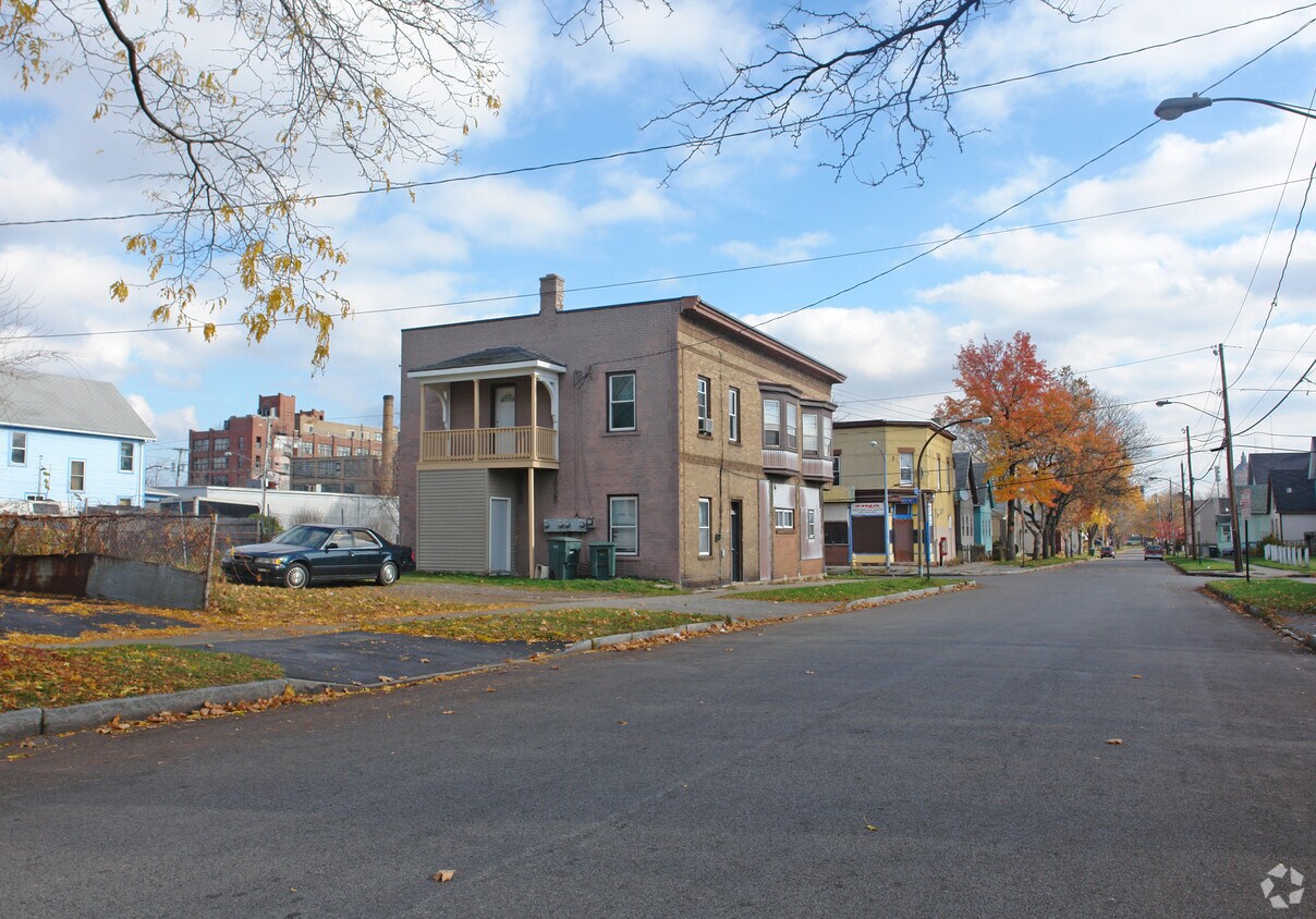 Building Photo - 269 Whitney St