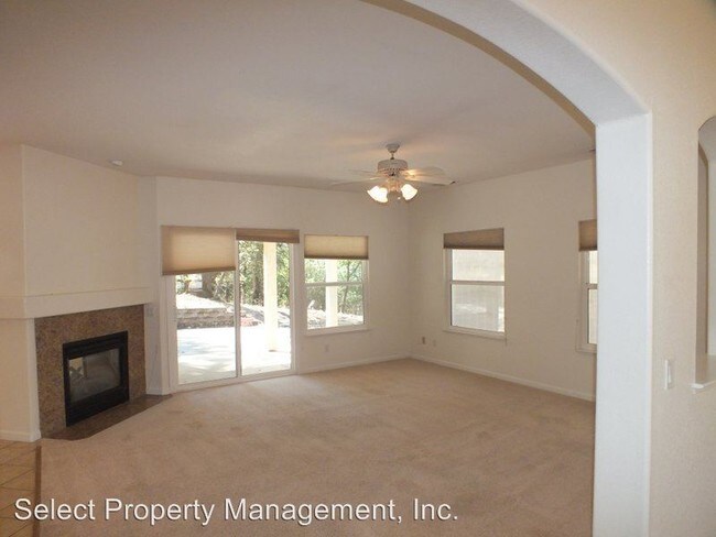 Building Photo - 4315 Sara Ln