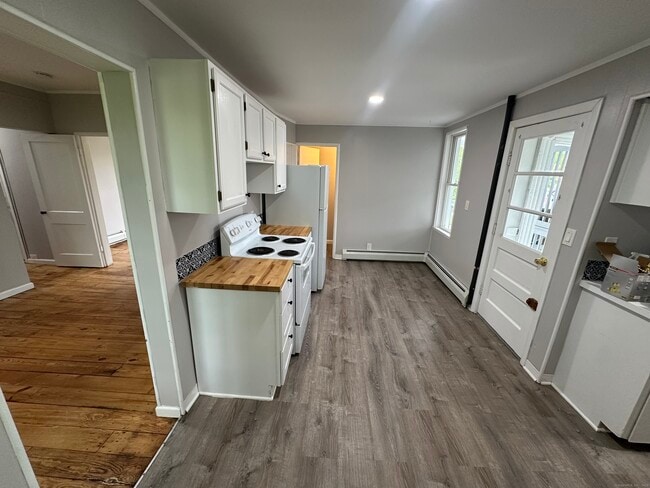 Building Photo - 224 Millville Ave