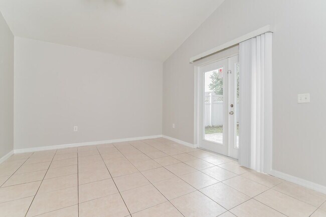 Building Photo - 3808 Kyle Dr