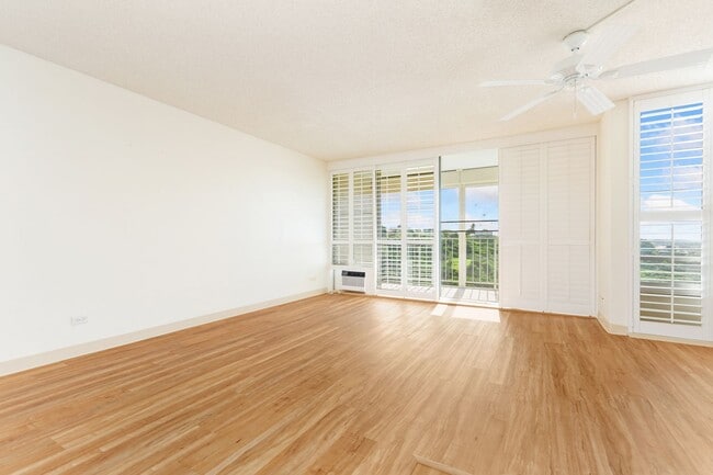 Gorgeous 2/2 End Unit! - Gorgeous 2/2 End Unit! Apartment