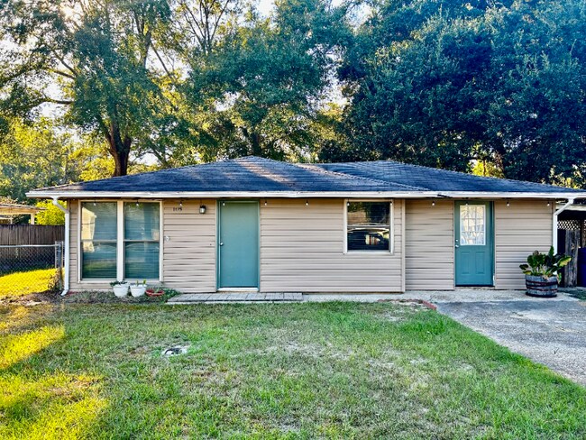 Foto del edificio - 1115 N Texas St