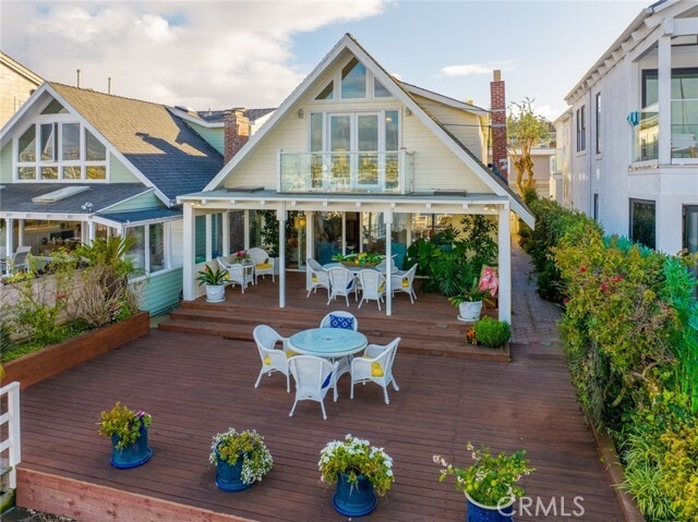 Foto del edificio - 1128 E Balboa Blvd