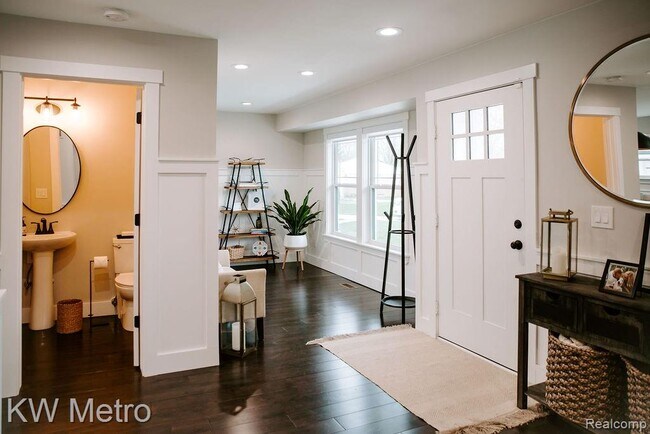 Building Photo - 973 Allen Dr