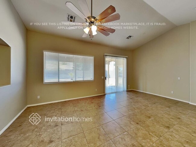 Foto del edificio - 16223 W Jefferson St