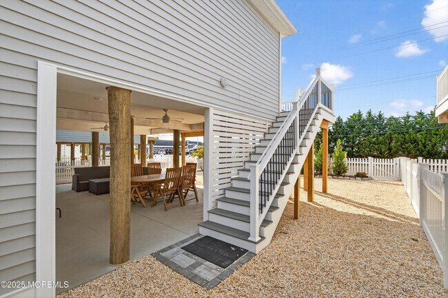 Building Photo - 3255 Goa Way