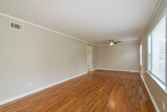 Building Photo - 1140 Faulk Ave