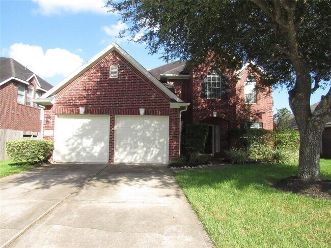 Building Photo - 3519 Englewood Dr