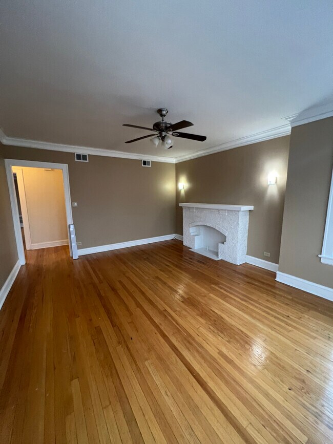 Foto del edificio - 1022 N Menard Ave