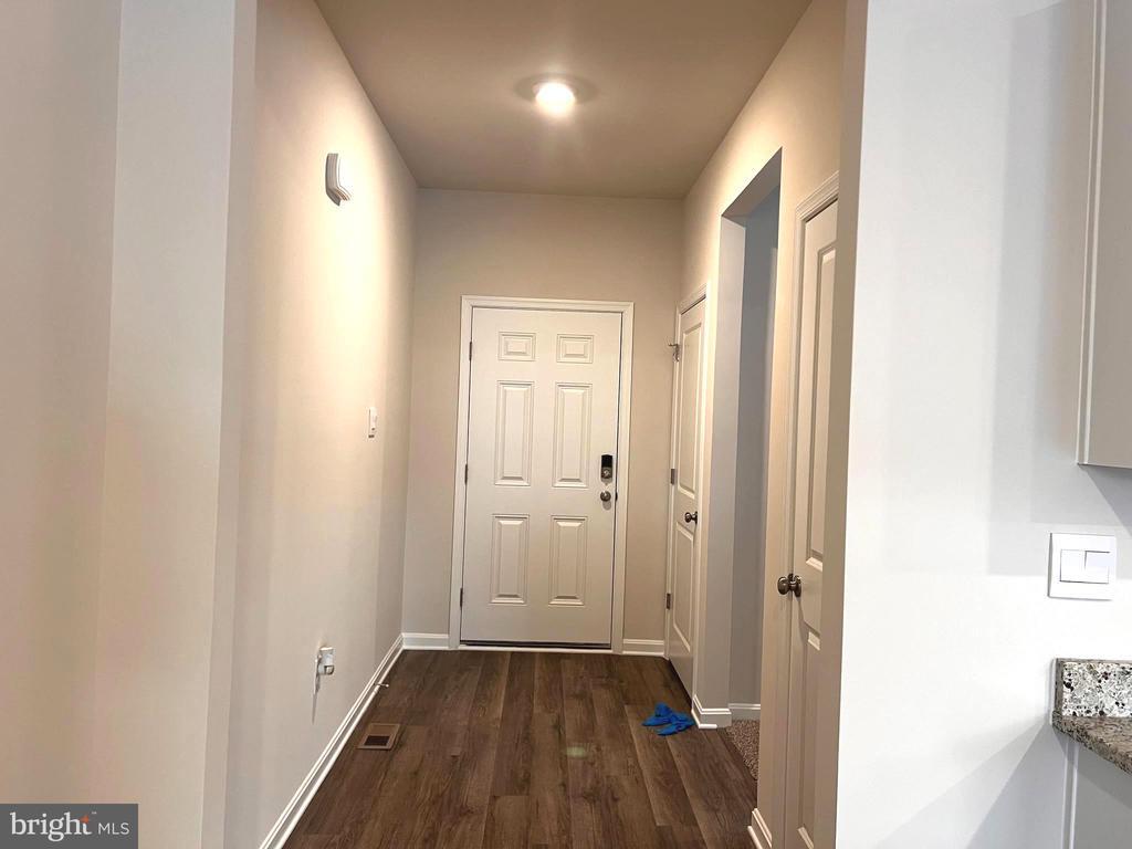 Primary Photo - 370 Aylesbury Ln