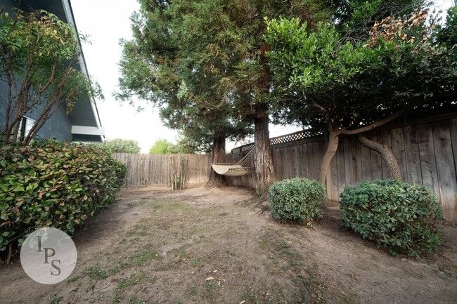 Building Photo - Woodward Park Home, 3BR/2BA, Pool, Spa, Gr...
