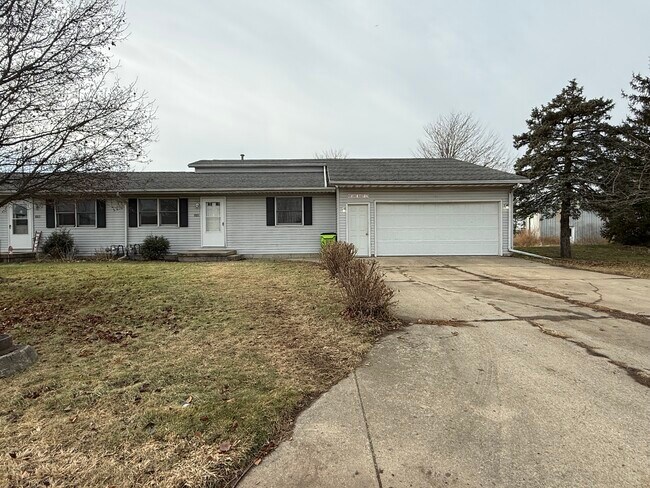 Foto del edificio - 8821 Sams Dr