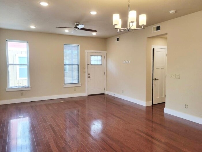 527 E Kiowa St, Colorado Springs, CO 80903 Townhome Rentals in