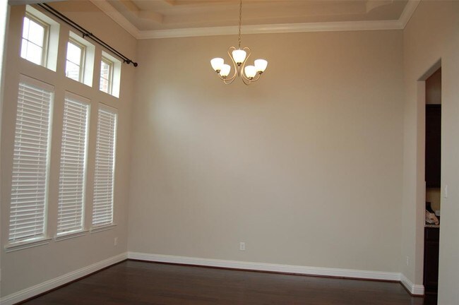 Building Photo - 2601 Sunshade Ct