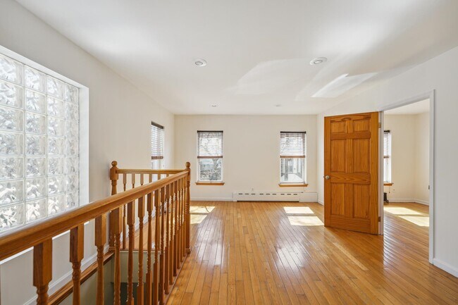 Foto del edificio - 108 Hutton St
