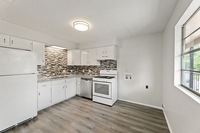 Building Photo - 3460 Willowrun Dr