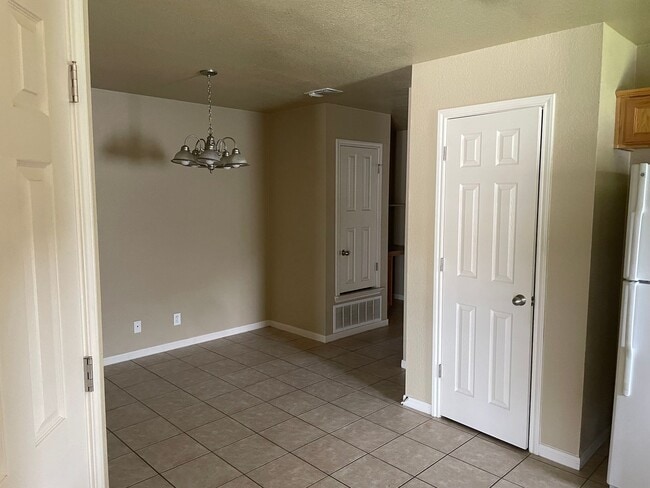 Building Photo - 202 Coby Dr