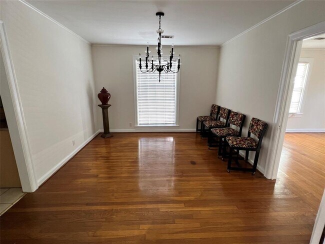 Foto del edificio - 6601 Sylvan Rd
