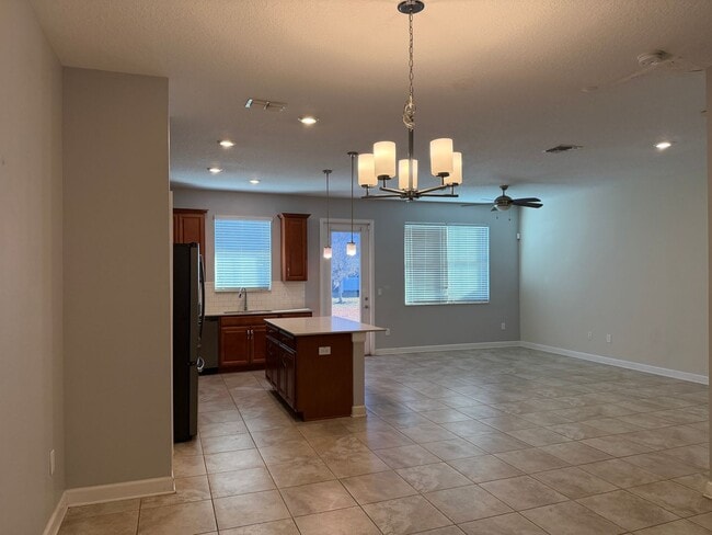 Photo - 4 Bed 3.5 Bath townhouse for rent in storey lake