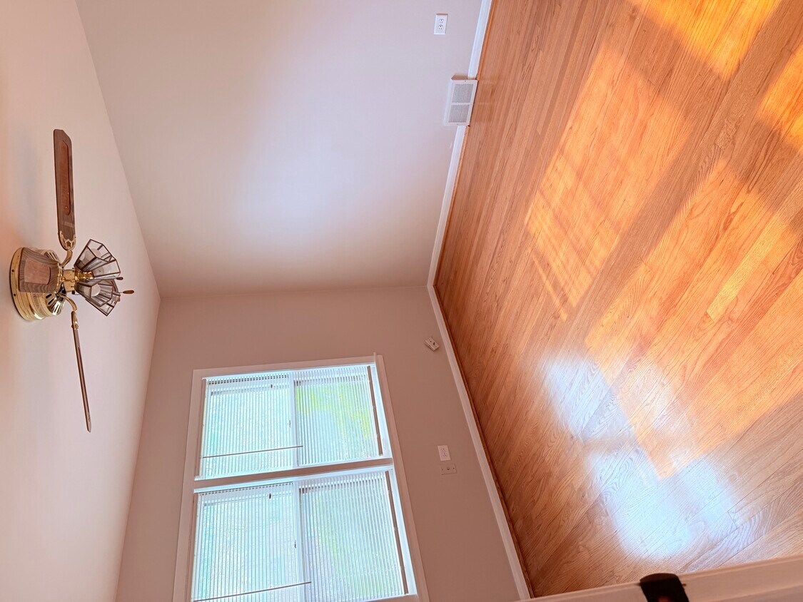 Foto principal - 7518 Keeler Ave