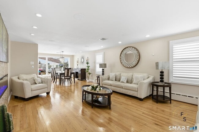 Building Photo - 508 Highland St