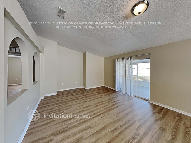 Foto del edificio - 5241 Silver Thistle Ln