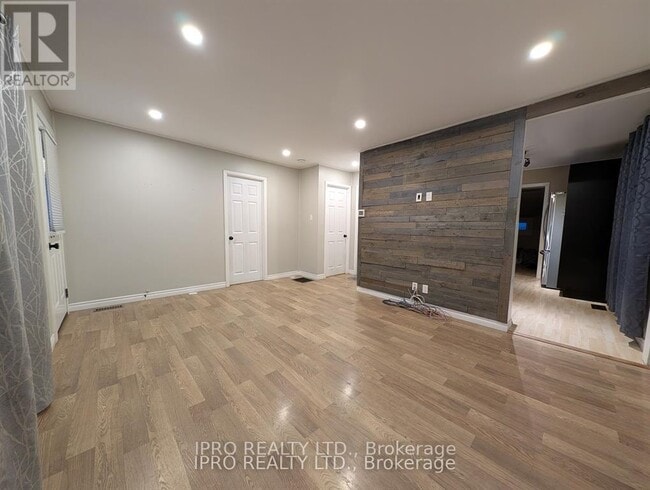 Building Photo - 145 Eby St