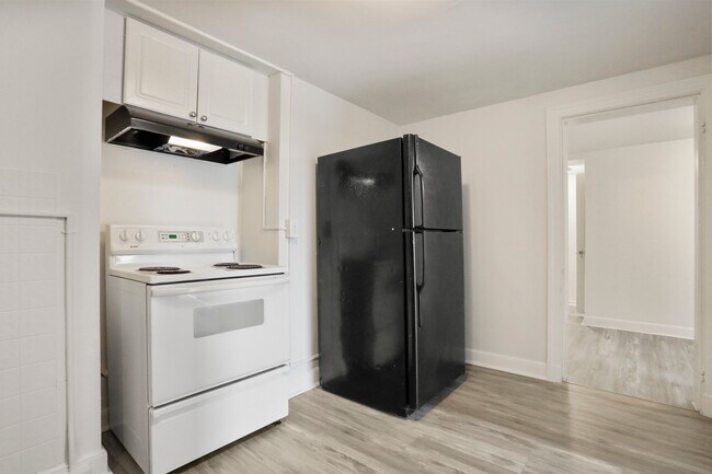 Building Photo - 310 N Potomac St