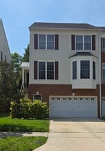 Building Photo - 25282 McIntyre Sq