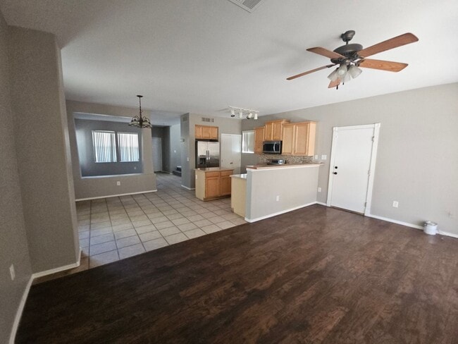 Foto del edificio - 4bd 2.5 bth 43rd Ave and vineyard