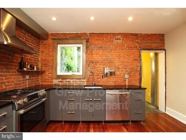 Foto del edificio - 2444 Cedar St